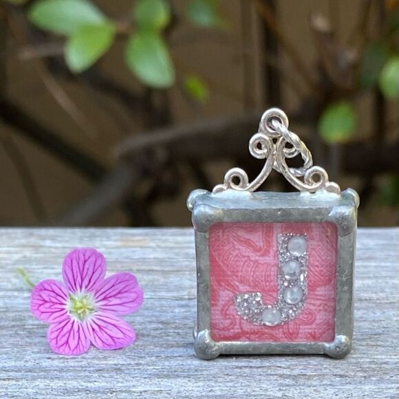 Pink Queen Crown and Initial "J" Charm/Pendant w/Silver Border EUC! - Picture 4 of 5